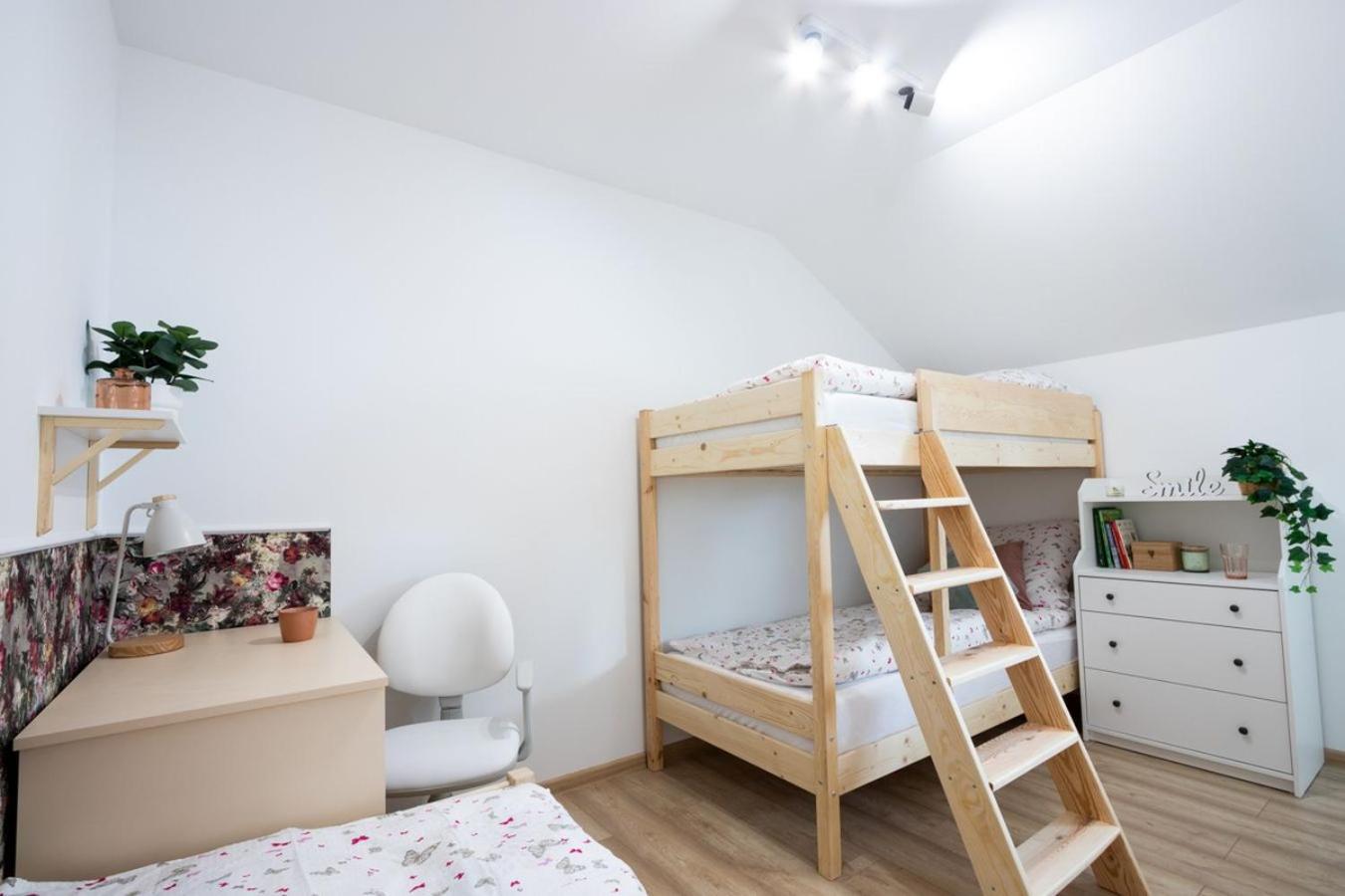 Apartamenty Gorki Male 图申 外观 照片