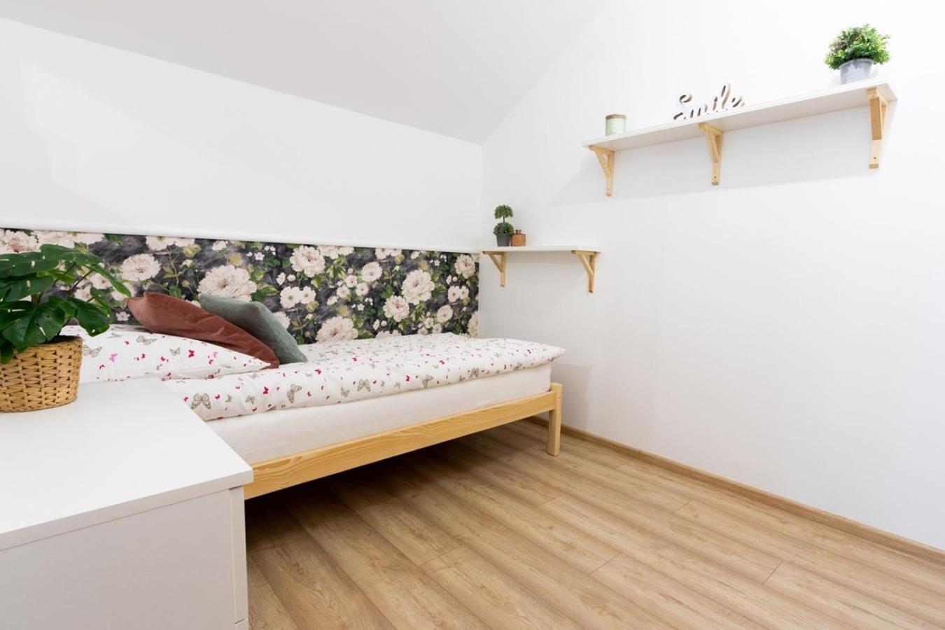 Apartamenty Gorki Male 图申 外观 照片